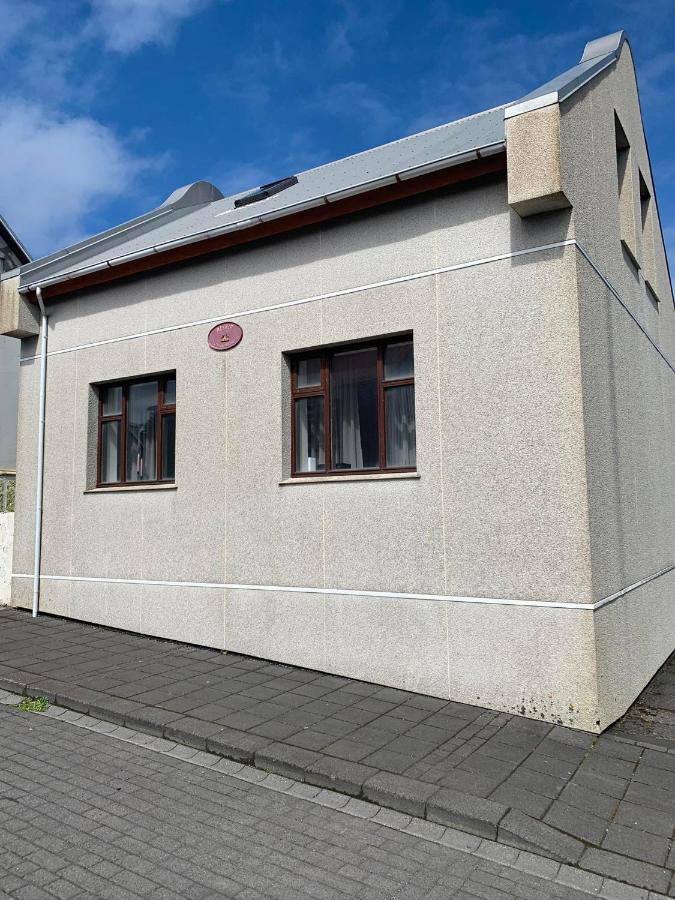 Litith Einbylishus A Besta Stath. ヴェストマン諸島 エクステリア 写真
